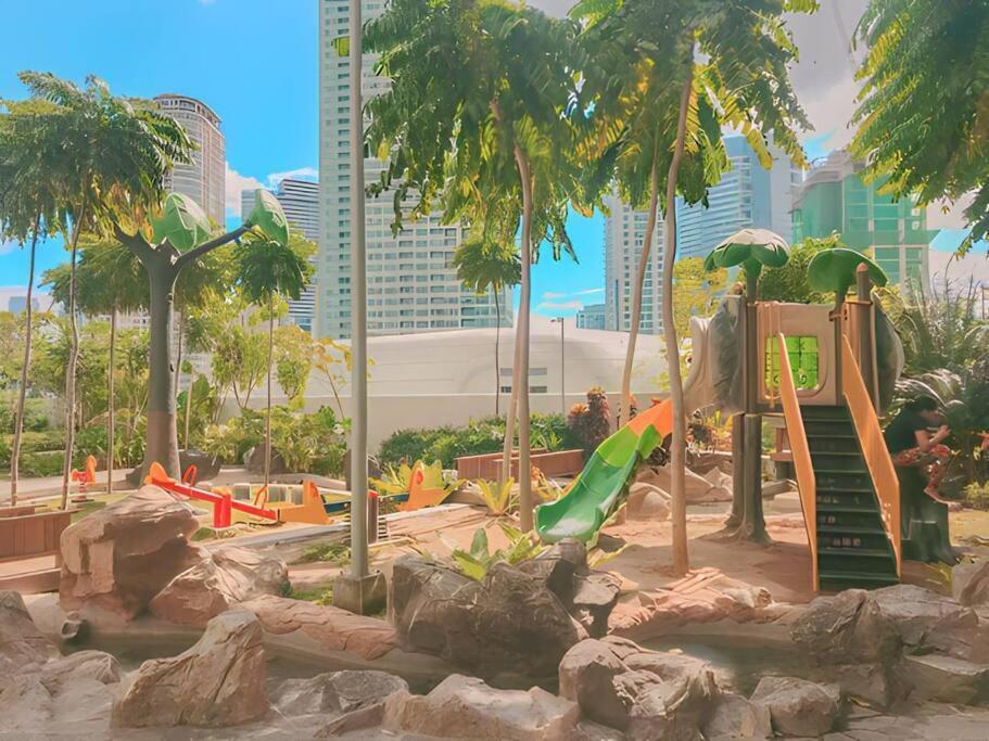 Aveline Suites Elite Rockwell View Acqua Private Residences Near Rockwell Makati Manila Bagian luar foto