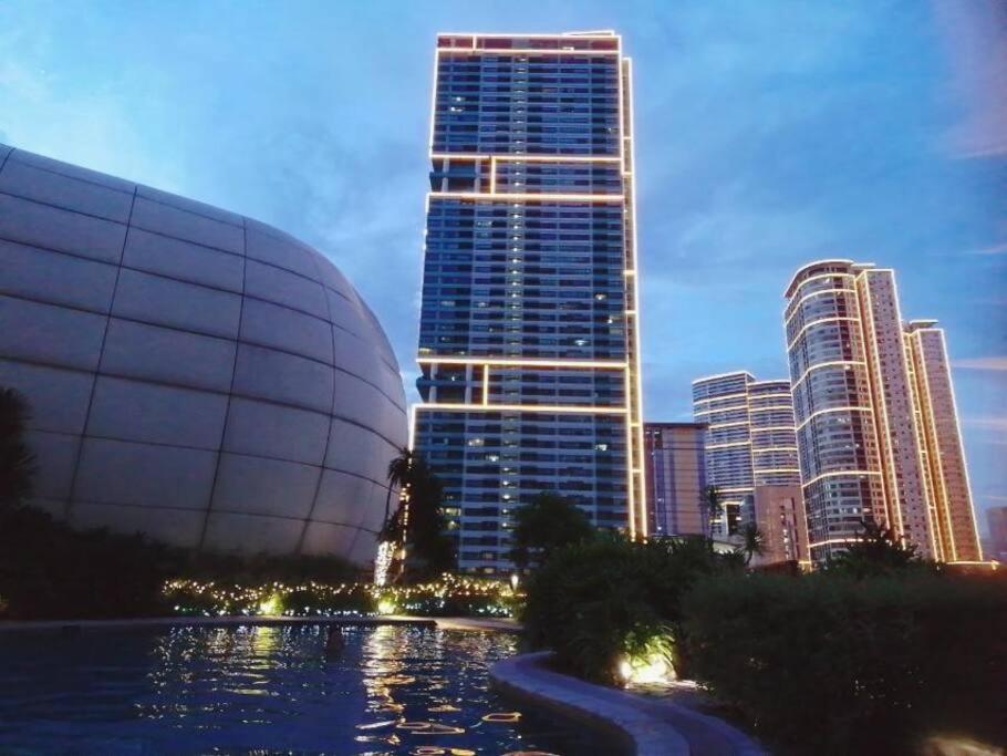 Aveline Suites Elite Rockwell View Acqua Private Residences Near Rockwell Makati Manila Bagian luar foto