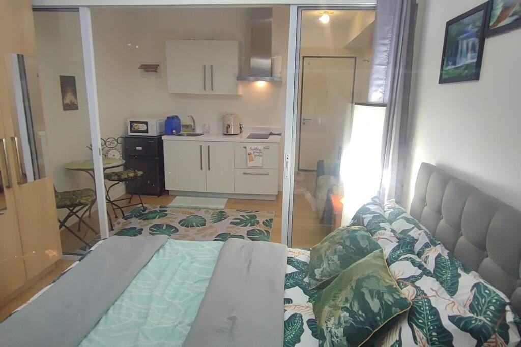 Aveline Suites Elite Rockwell View Acqua Private Residences Near Rockwell Makati Manila Bagian luar foto