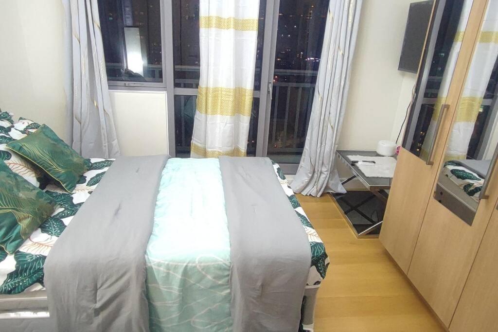 Aveline Suites Elite Rockwell View Acqua Private Residences Near Rockwell Makati Manila Bagian luar foto